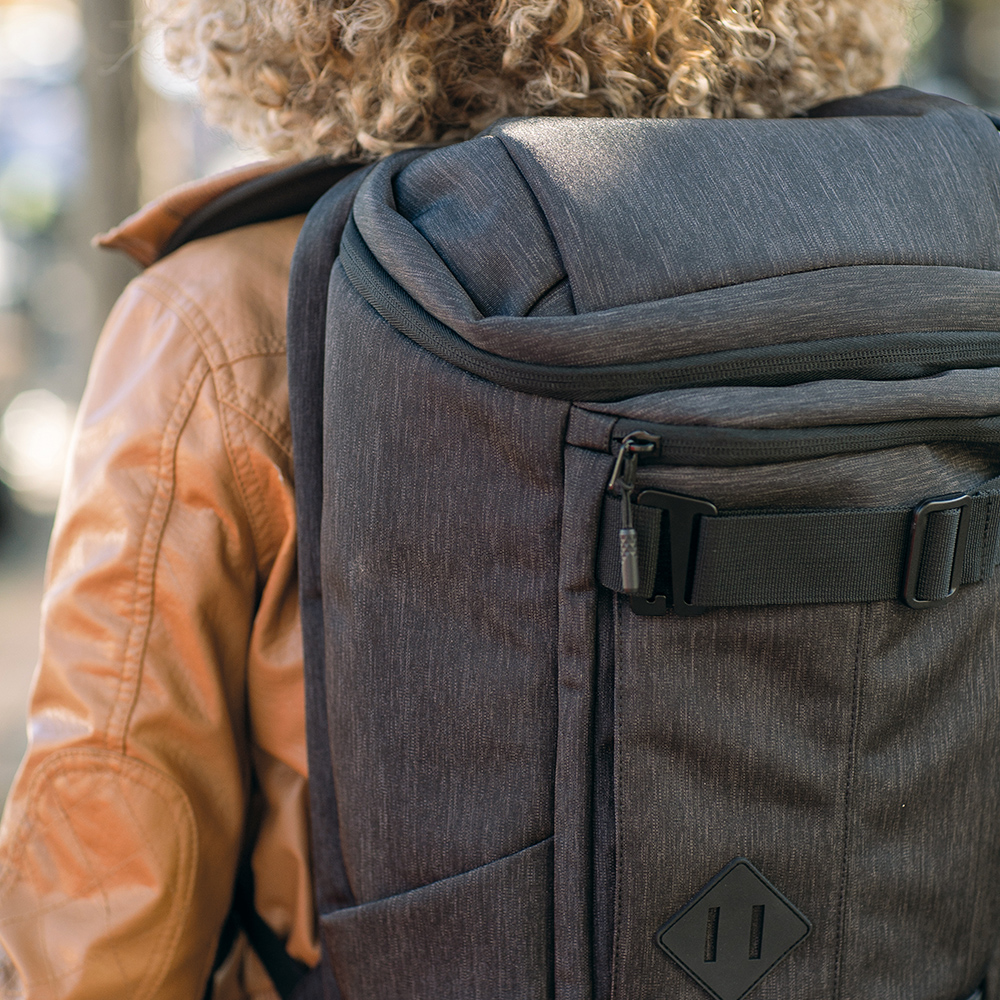 seljakott paso 15.6'' with logo