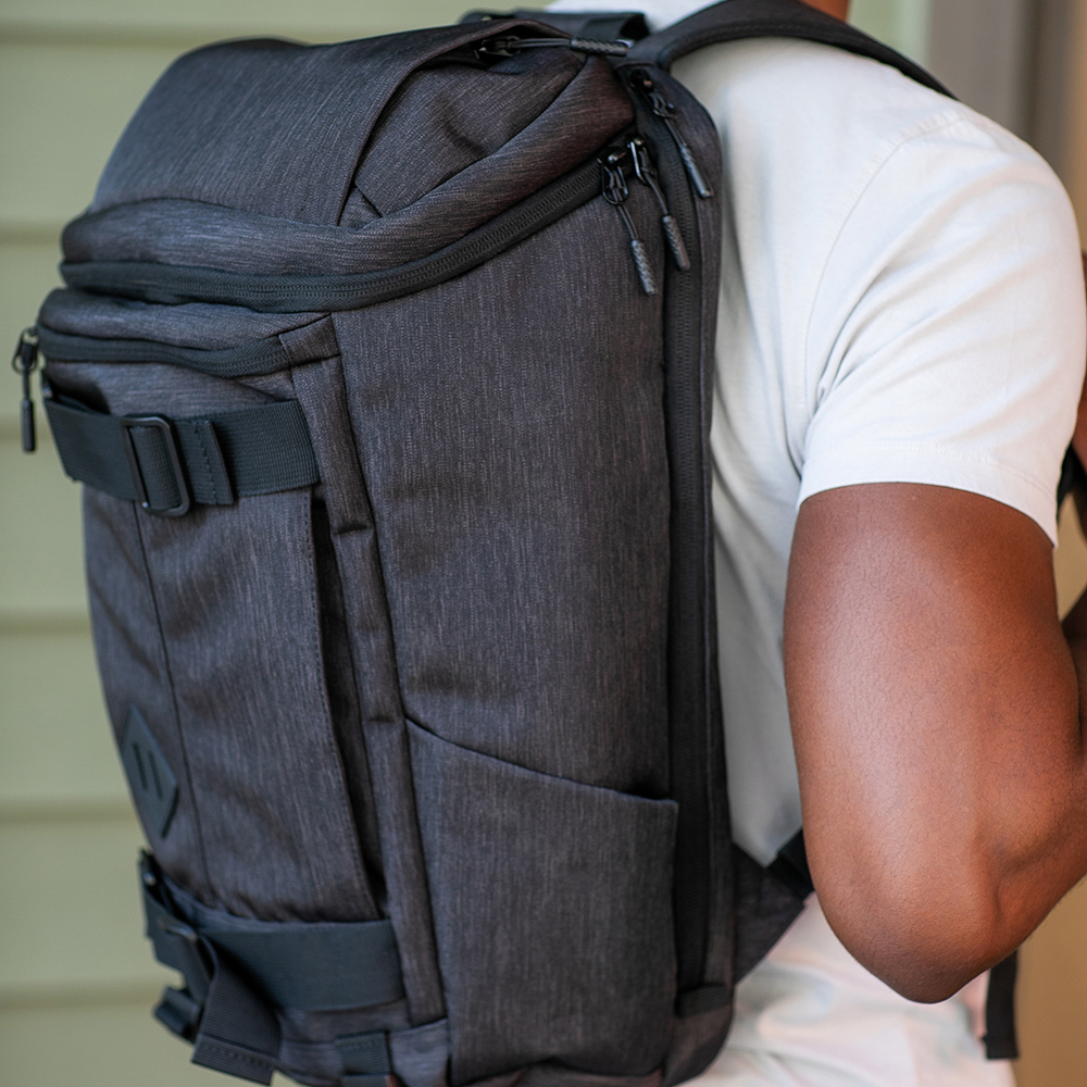 seljakott paso 15.6'' with logo