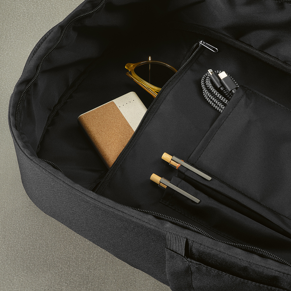 seljakott budapest 17'' with logo