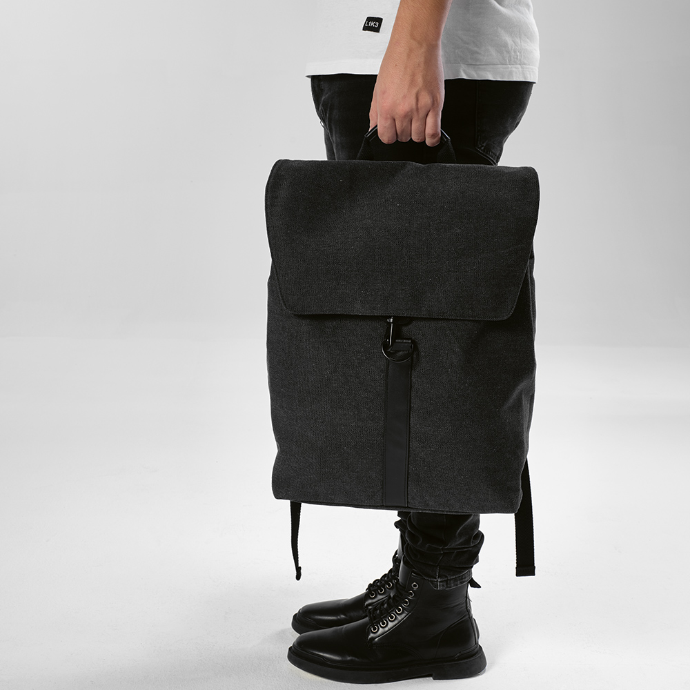 seljakott prague 17'' with logo