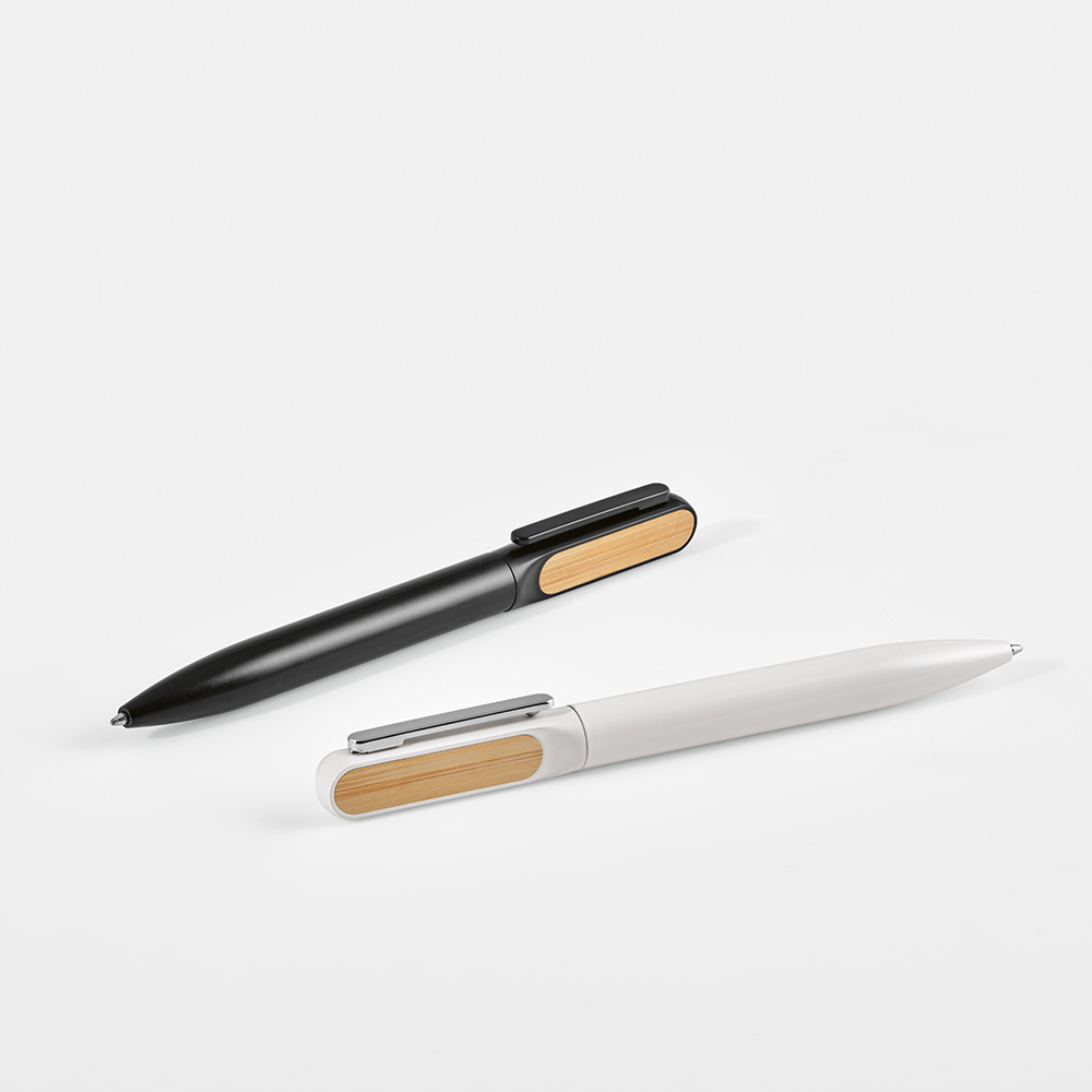 pastapliiats plato with logo