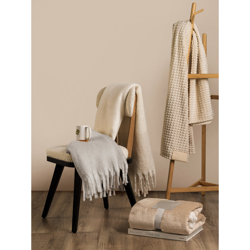 pleed celine 120 x 160 cm with logo