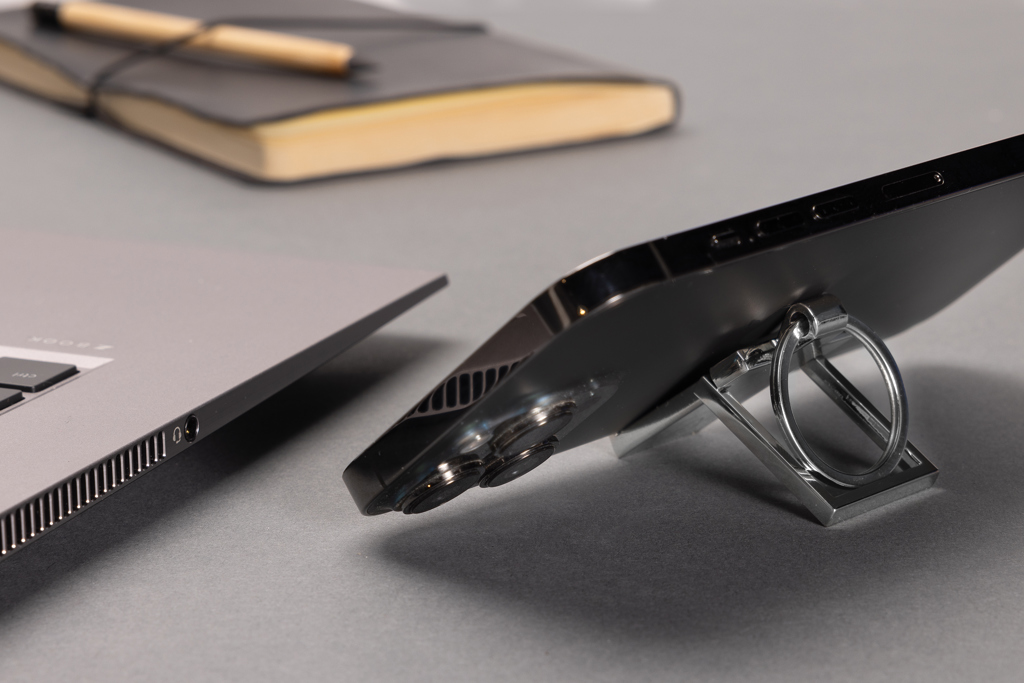 võtmehoidja telefonihoidjaga with logo