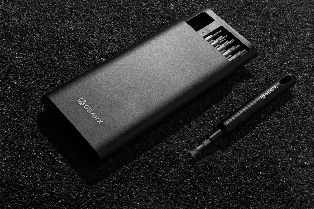 kruvikeerajate komplekt 31-in-1 with logo