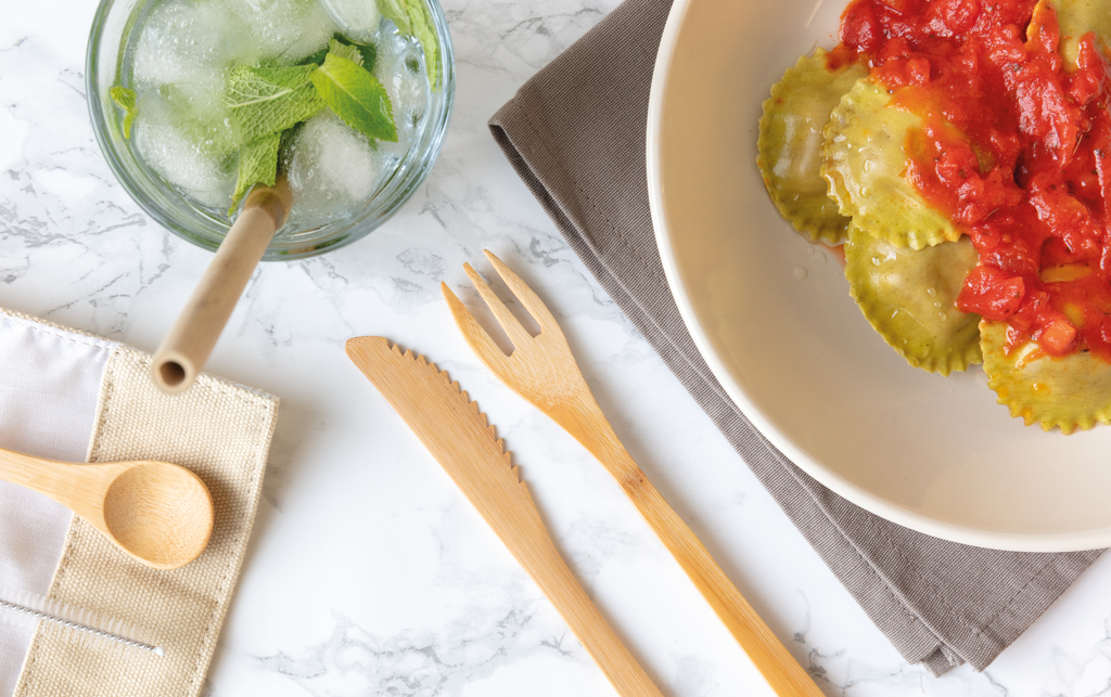 söögitarvikute komplekt bambus with logo