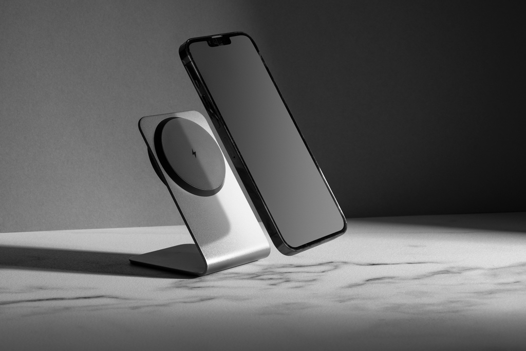 juhtmevaba laadija terra aluminium 15 w with logo