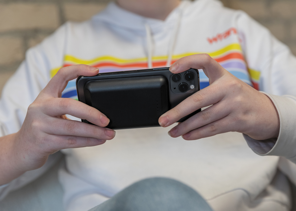 akupank 5000 mah magneetiline 5 w with logo