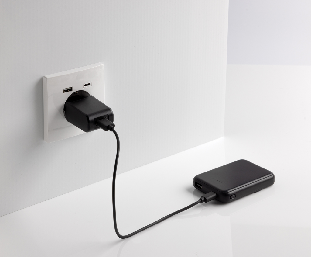 akupank 5000 mah stellar 10 w with logo