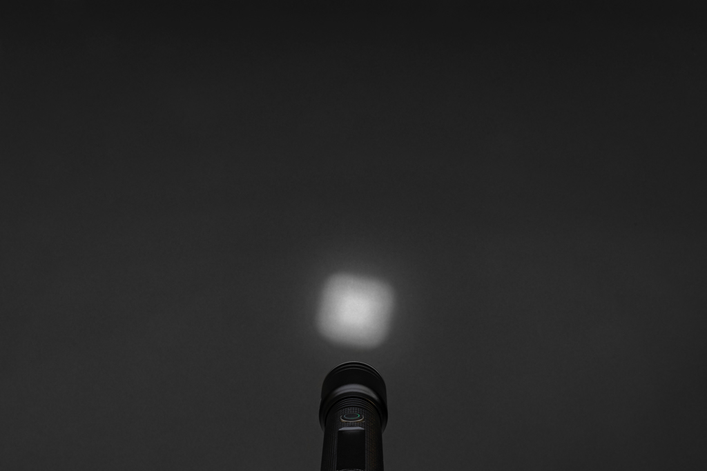 taskulamp 1500 luumenit with logo