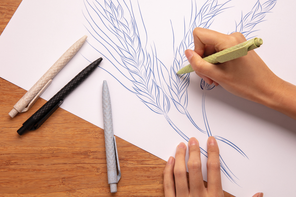 pastapliiats nisukõrtest with logo