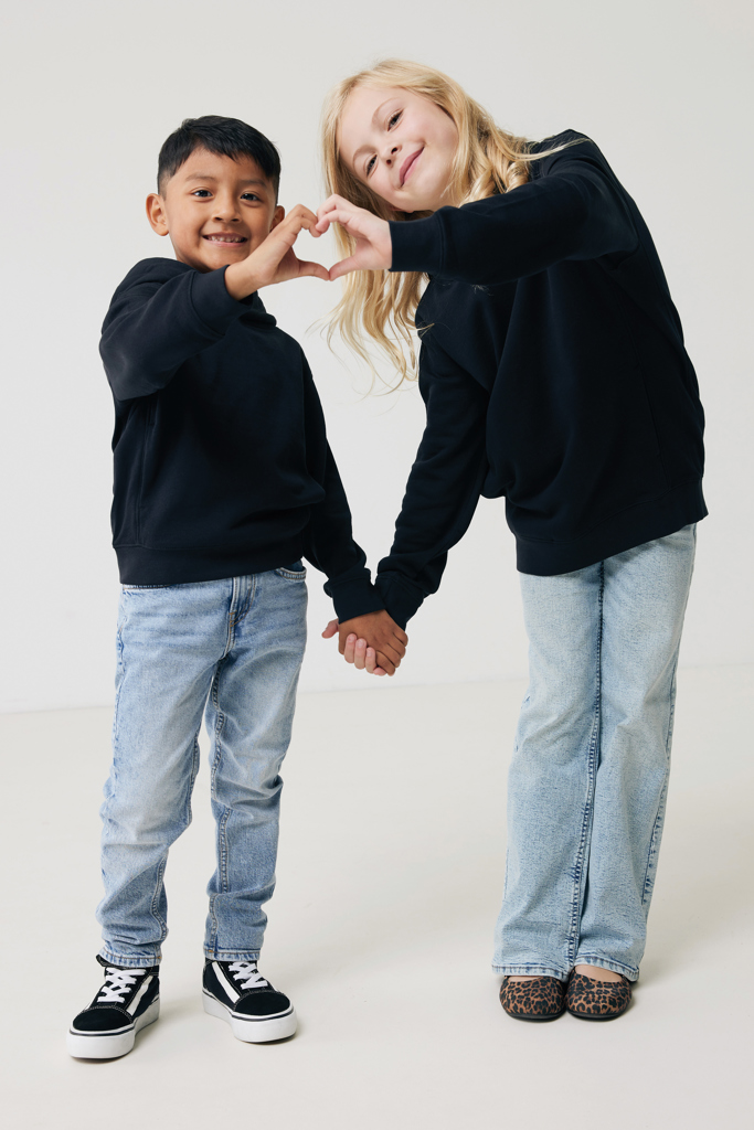 pusa iqoniq yengo lastele with logo