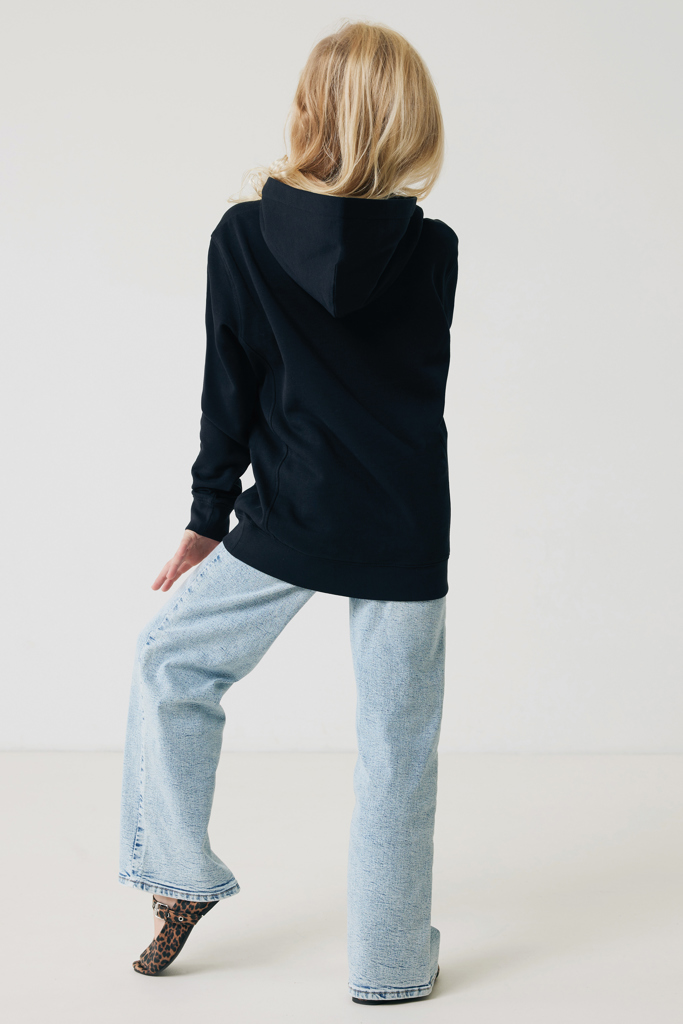 pusa iqoniq yengo lastele with logo