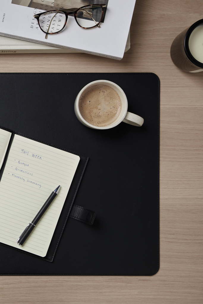 lauamatt timo with logo