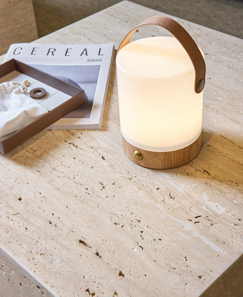 laualamp vinga narni with logo