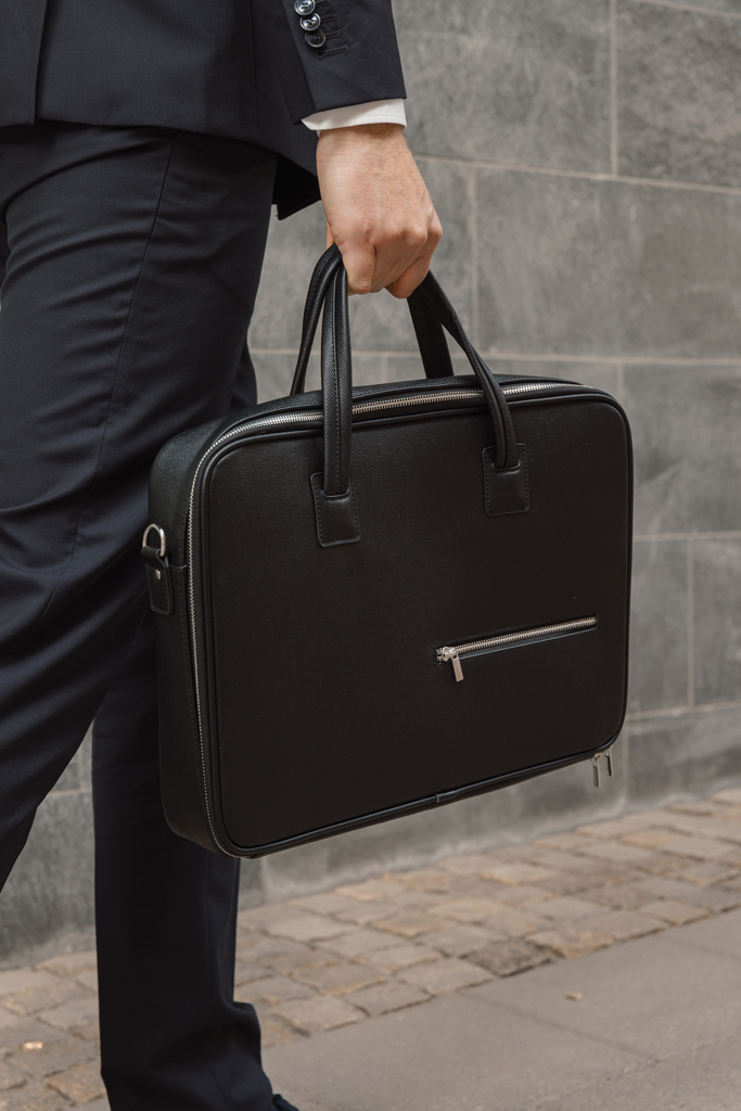 sülearvutikott vinga bermond rcs 15'' with logo